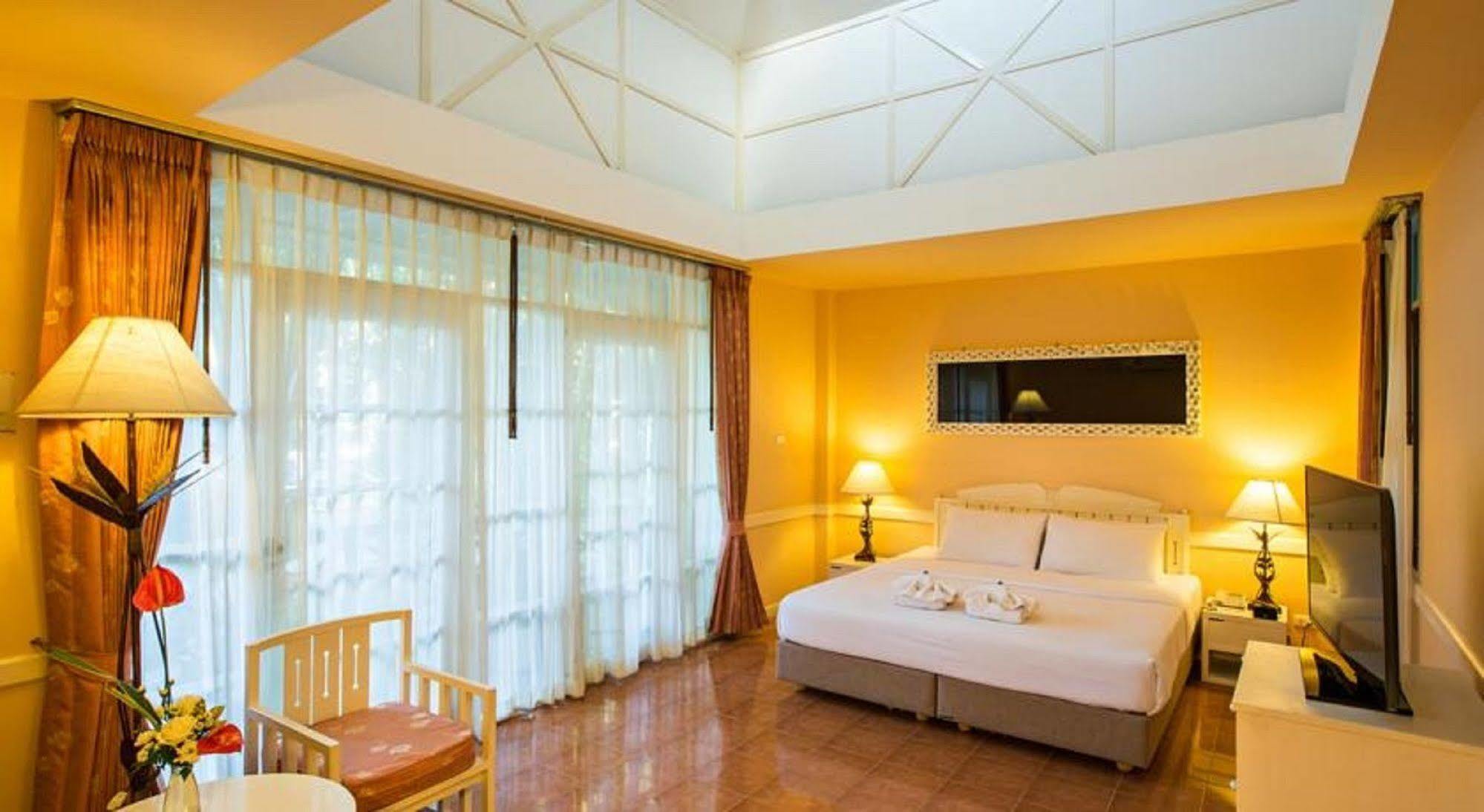 Eurasia Chiang Mai Hotel Екстер'єр фото